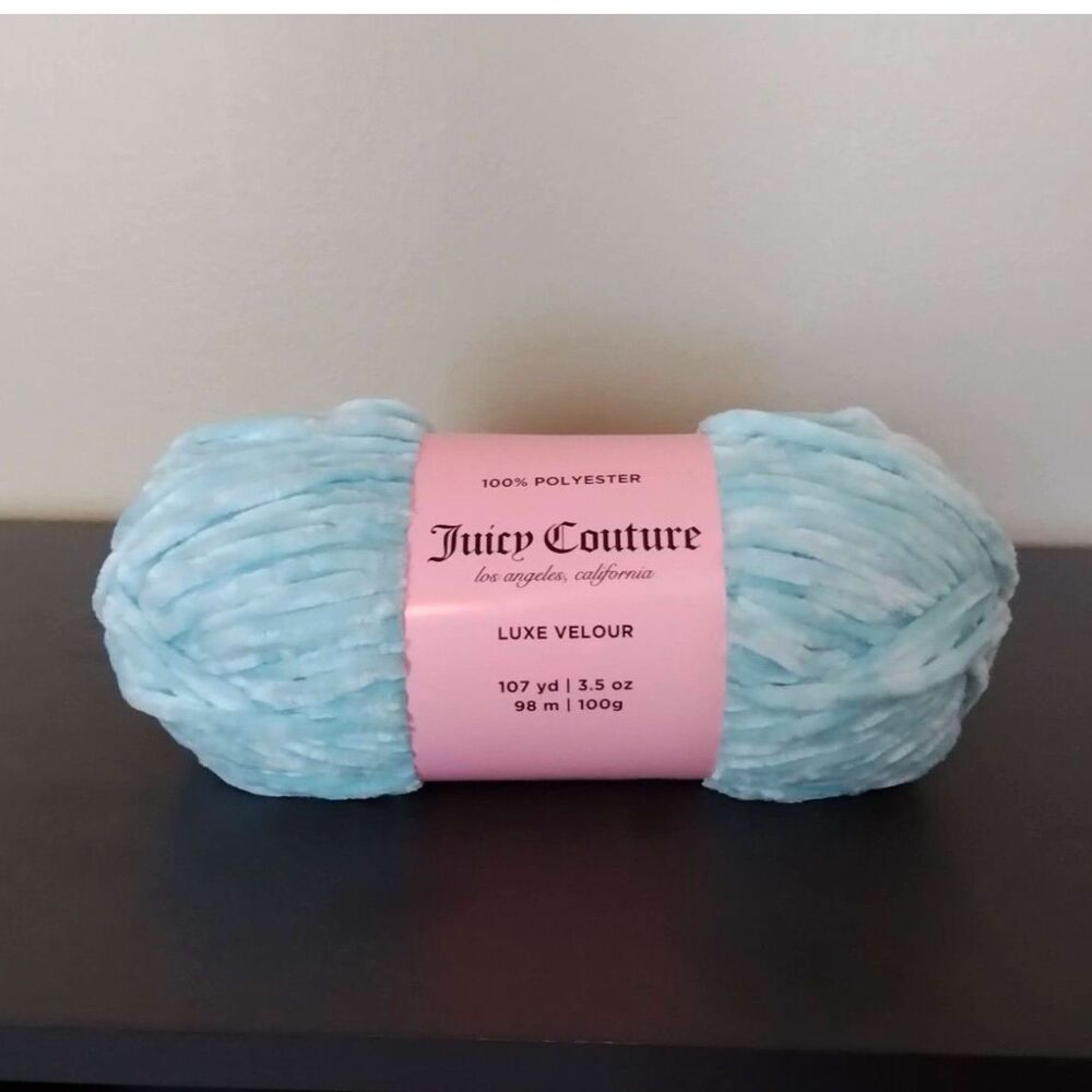 Juicy Couture Luxe Velour Yarn, Pastel Turquoise, Bulky (5) Yarn, 3.5 oz 107 yds